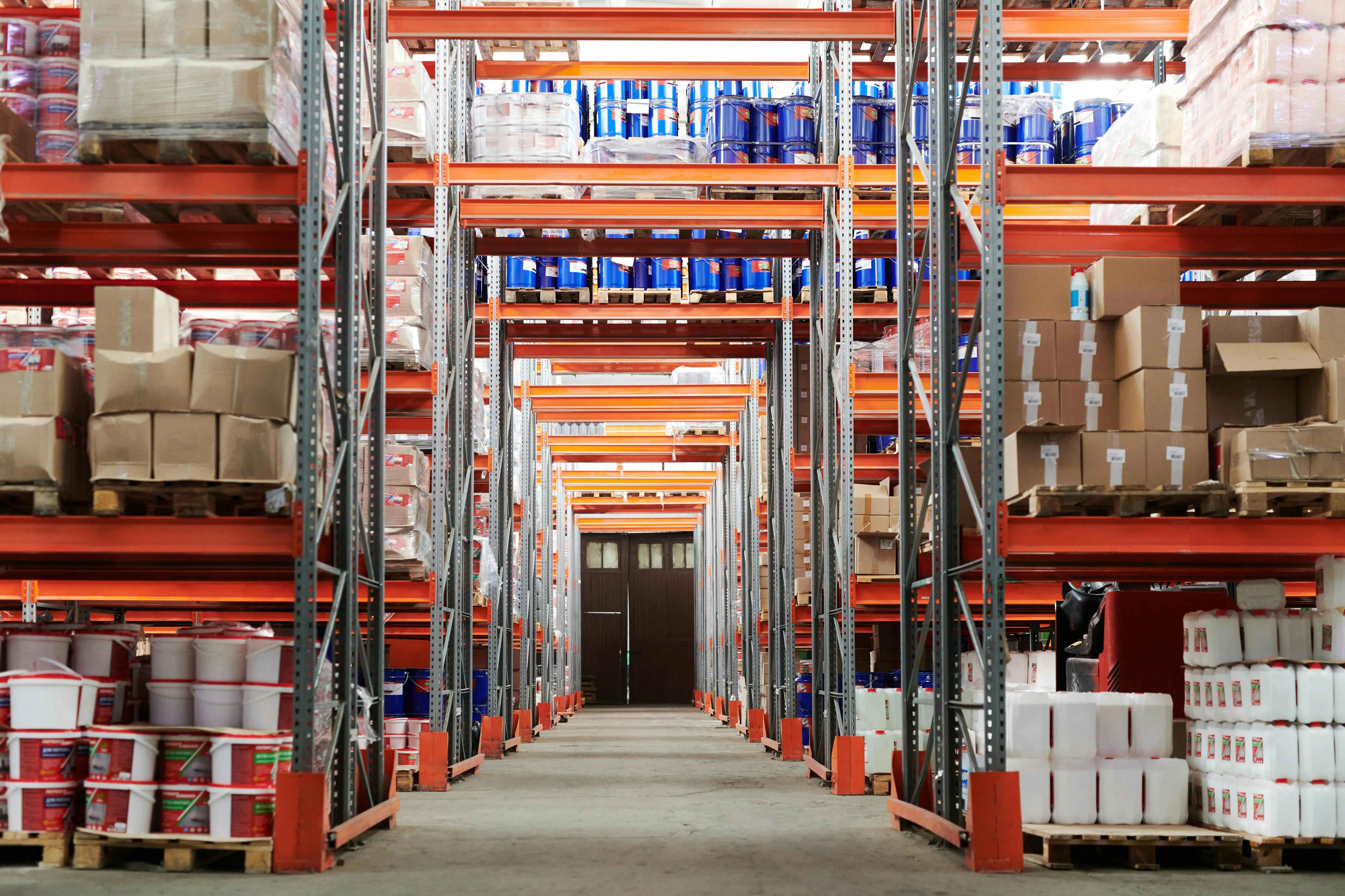 Warehouse planning dashboard for catalog-heavy operations
